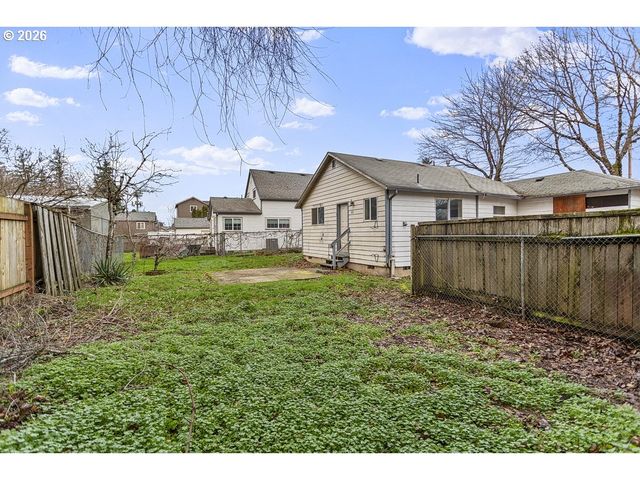 805 Se 197TH Ave, Portland, OR 97233