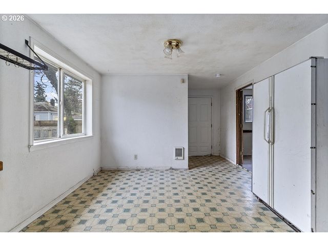 805 Se 197TH Ave, Portland, OR 97233