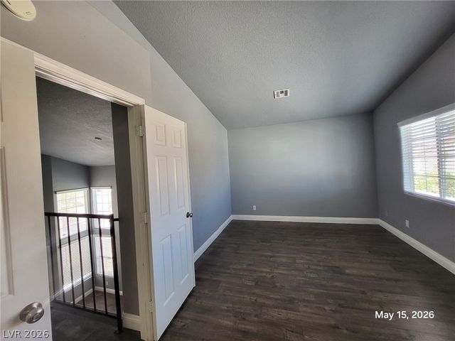 528 South Tomsik Street, Las Vegas, NV 89145