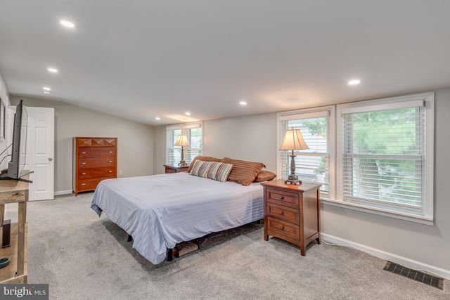 328 BRYANT AVE, Oaklyn, NJ 08107