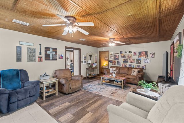 2461 County Road 44800, Blossom, TX 75416