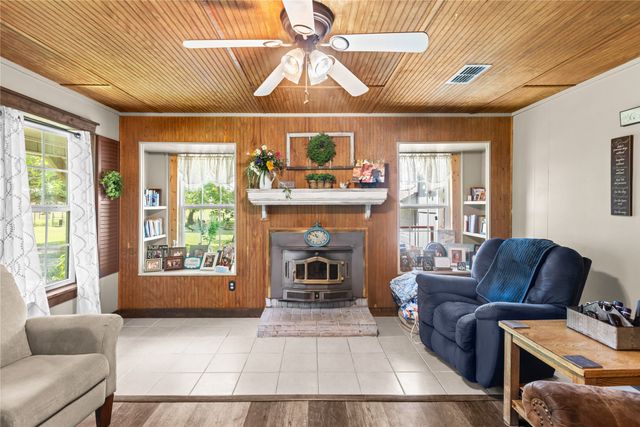 2461 County Road 44800, Blossom, TX 75416