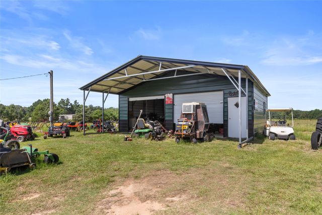 2461 County Road 44800, Blossom, TX 75416