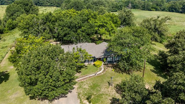 2461 County Road 44800, Blossom, TX 75416