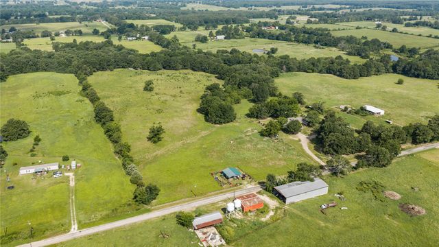 2461 County Road 44800, Blossom, TX 75416