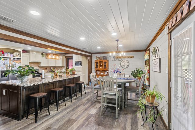 2461 County Road 44800, Blossom, TX 75416