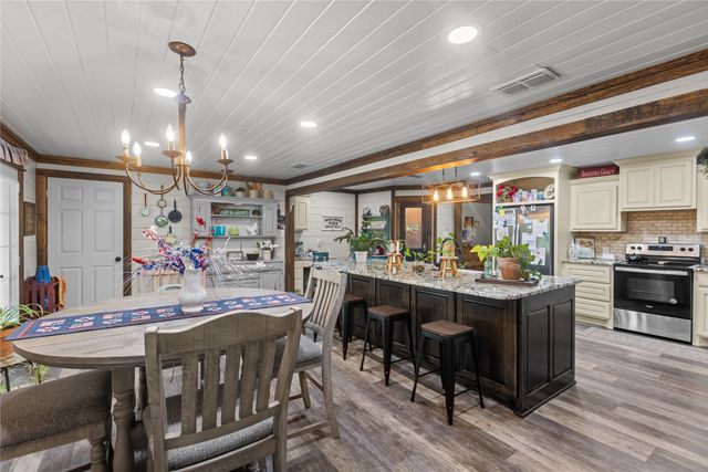 2461 County Road 44800, Blossom, TX 75416