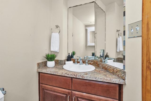 215 W Norma Street 104, Houston, TX 77009