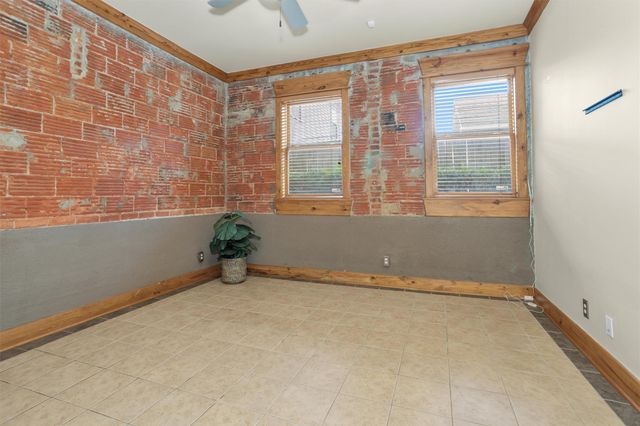 215 W Norma Street 104, Houston, TX 77009