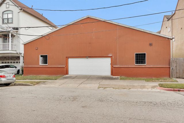 215 W Norma Street 104, Houston, TX 77009