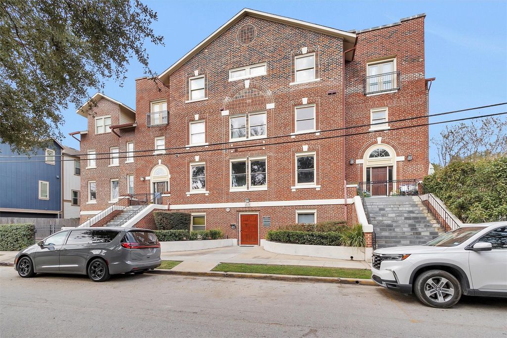 215 W Norma Street 104, Houston, TX 77009