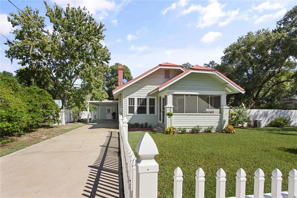 1317 E 2ND AVENUE, Mount Dora, FL 32757