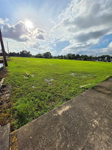 7417 E Houston Road, Houston, TX 77028
