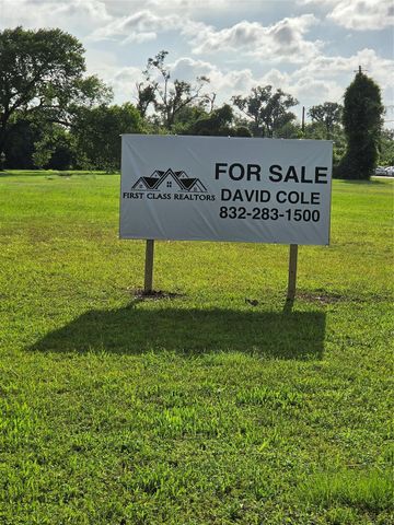 7417 E Houston Road, Houston, TX 77028