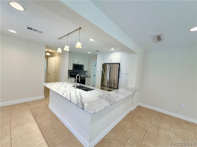 900 N Appalachian Terrace, Crystal River, FL 34429