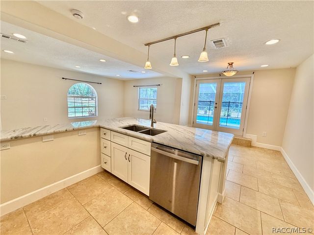 900 N Appalachian Terrace, Crystal River, FL 34429
