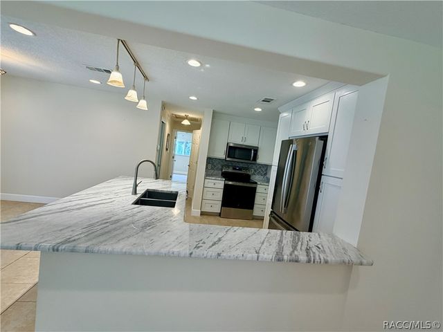 900 N Appalachian Terrace, Crystal River, FL 34429