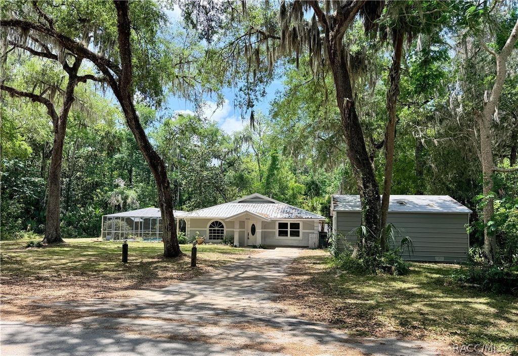 900 N Appalachian Terrace, Crystal River, FL 34429