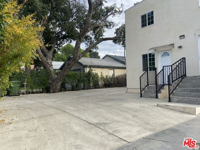 8448 Fenwick Street, Sunland, CA 91040