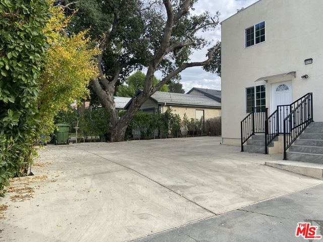 8448 Fenwick Street, Sunland, CA 91040