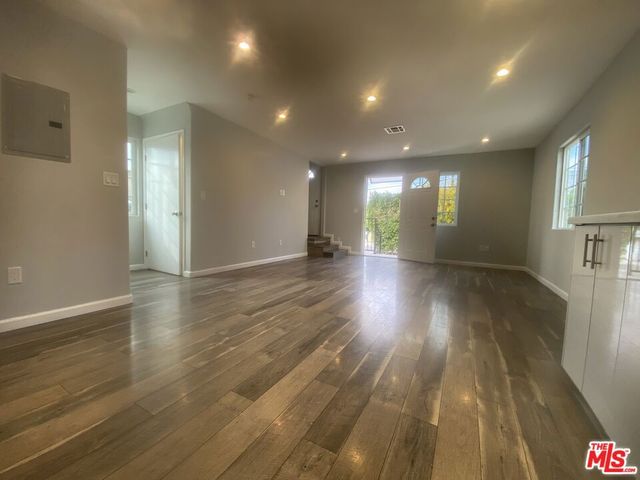 8448 Fenwick Street, Sunland, CA 91040