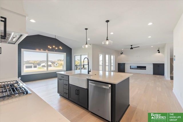 5520 N 213th Street, Elkhorn, NE 68022