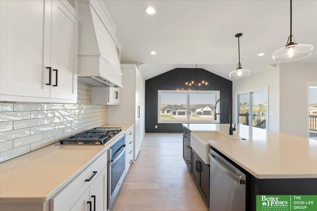 5520 N 213th Street, Elkhorn, NE 68022