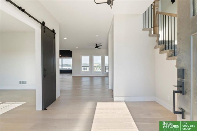 5520 N 213th Street, Elkhorn, NE 68022