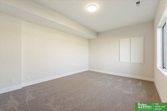 5520 N 213th Street, Elkhorn, NE 68022