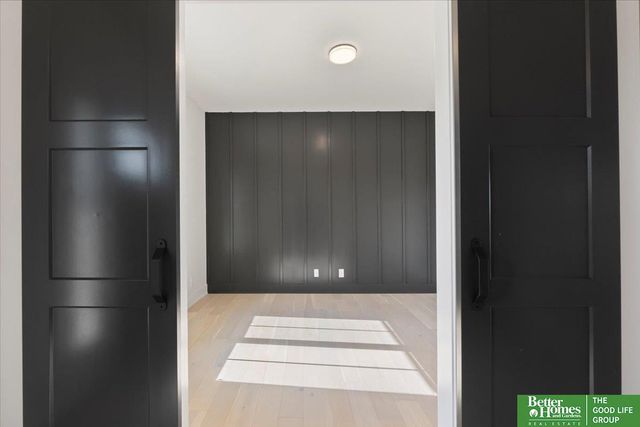 5520 N 213th Street, Elkhorn, NE 68022