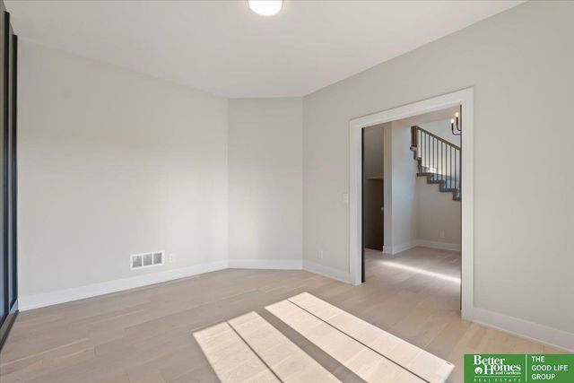 5520 N 213th Street, Elkhorn, NE 68022