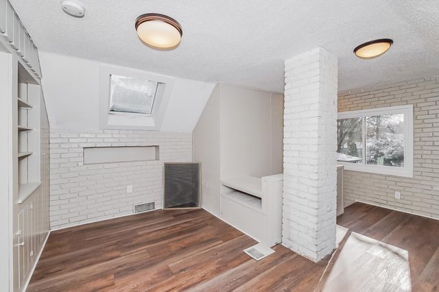 719 W 40th Street, Minneapolis, MN 55409