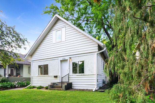 719 W 40th Street, Minneapolis, MN 55409