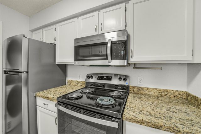 2277 S Kirkwood Road 506, Houston, TX 77077