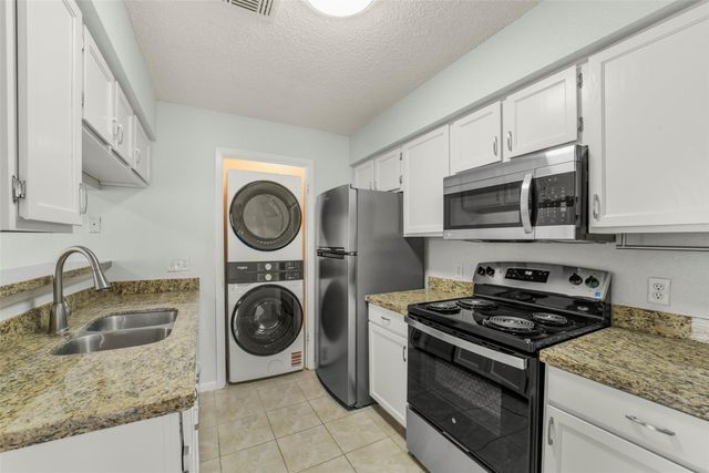 2277 S Kirkwood Road 506, Houston, TX 77077