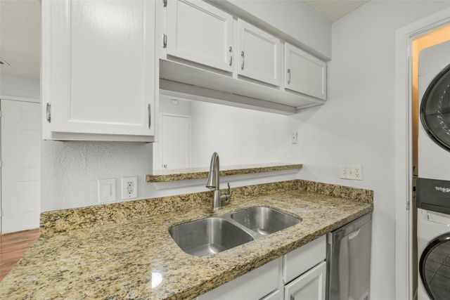 2277 S Kirkwood Road 506, Houston, TX 77077