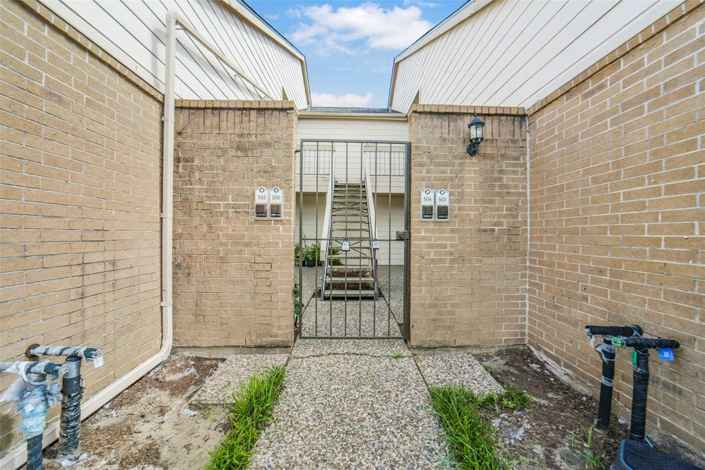 2277 S Kirkwood Road 506, Houston, TX 77077