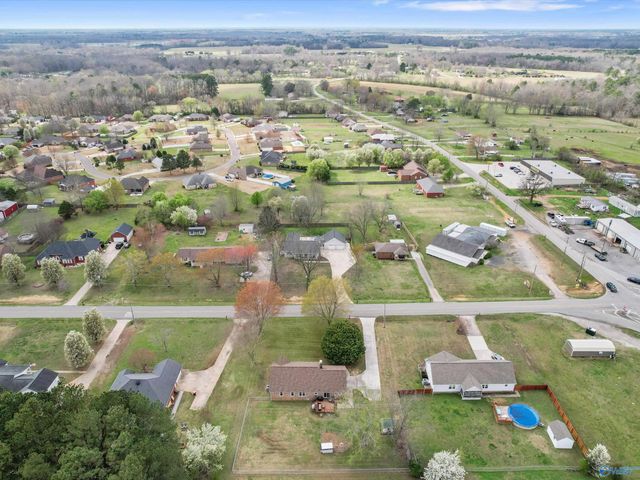 19130 E Limestone Road, Athens, AL 35613