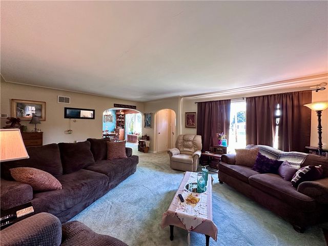 306 W Meyer Ave, Neshannock Twp, PA 16105