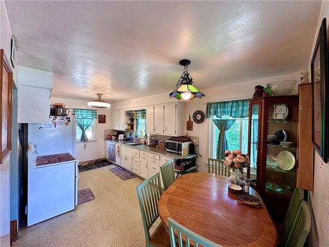 306 W Meyer Ave, Neshannock Twp, PA 16105