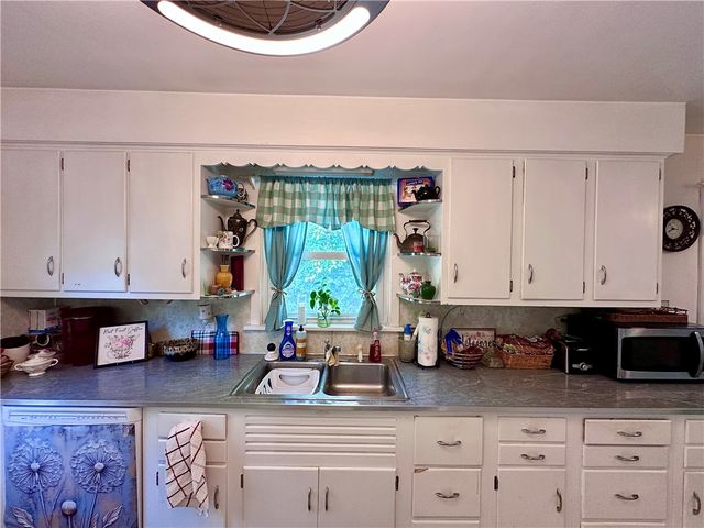 306 W Meyer Ave, Neshannock Twp, PA 16105