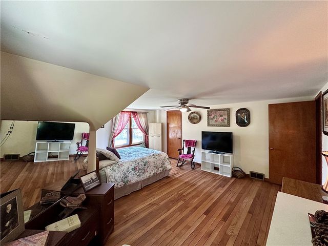 306 W Meyer Ave, Neshannock Twp, PA 16105