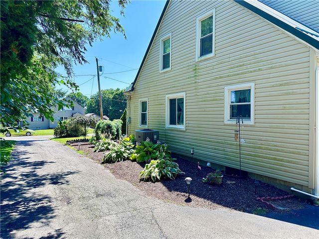 306 W Meyer Ave, Neshannock Twp, PA 16105