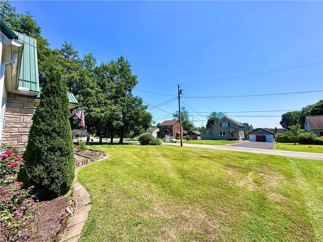 306 W Meyer Ave, Neshannock Twp, PA 16105