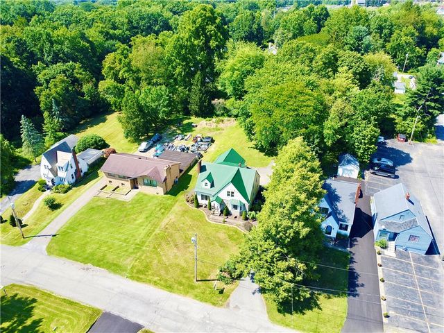 306 W Meyer Ave, Neshannock Twp, PA 16105