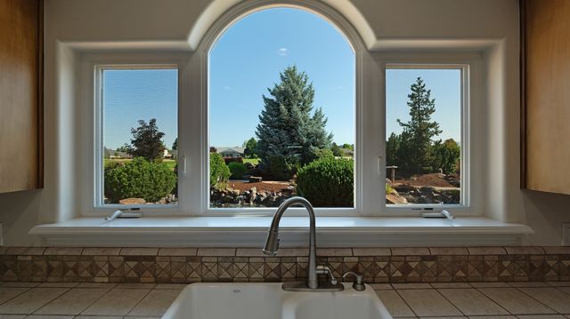 143 Pine Lake Drive, Eagle Point, OR 97524