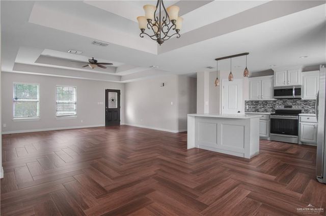 1413 E Saint Francis Avenue, Mission, TX 78573