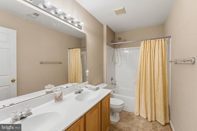 14800 LINKS POND CIR, Gainesville, VA 20155