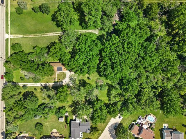 W156N7968 Pilgrim ROAD, Menomonee Falls, WI 53051