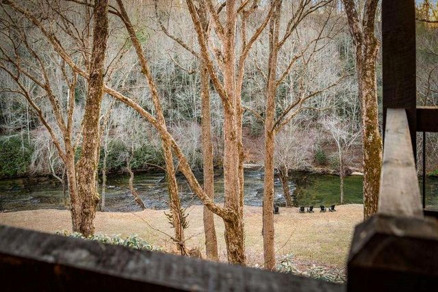 166 Red Oak Lane, Mccaysville, GA 30555